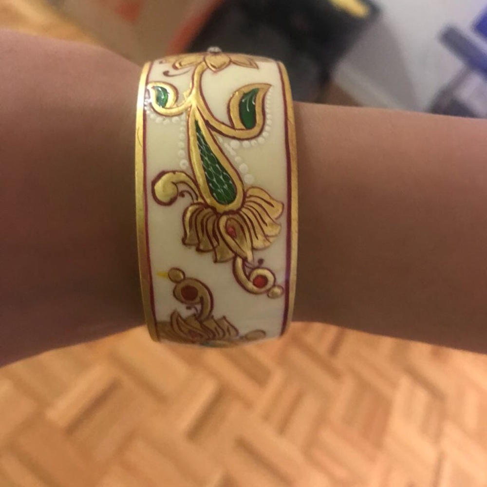 Handmade bangle with hand painting